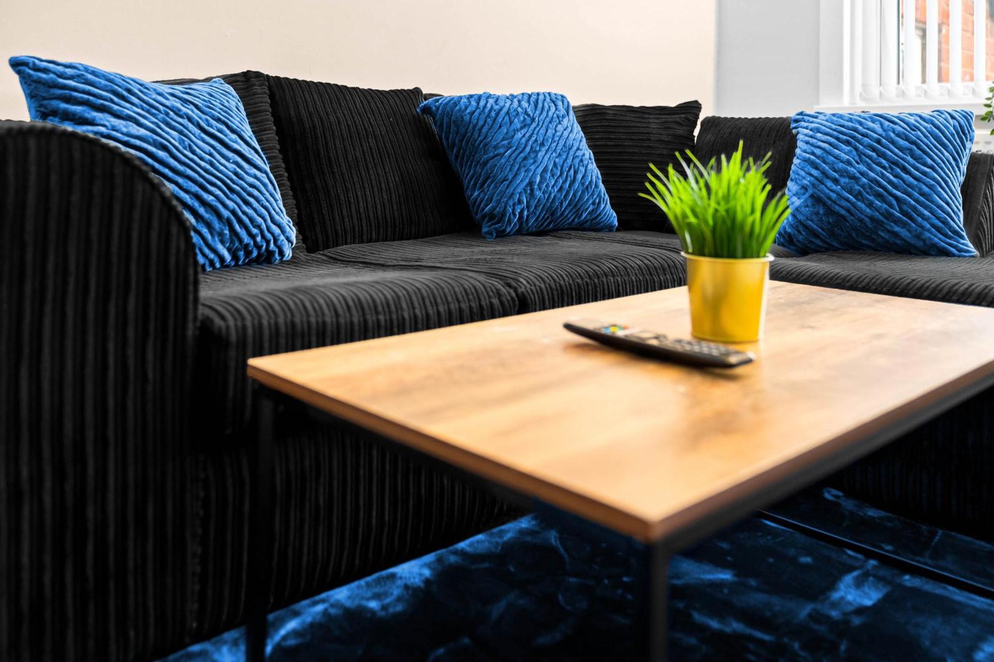 ווסט ברומוויץ' Two Bedroom Apartment - Single Beds - Accommodates 3 - Street Parking - Top Rated -Wbb מראה חיצוני תמונה