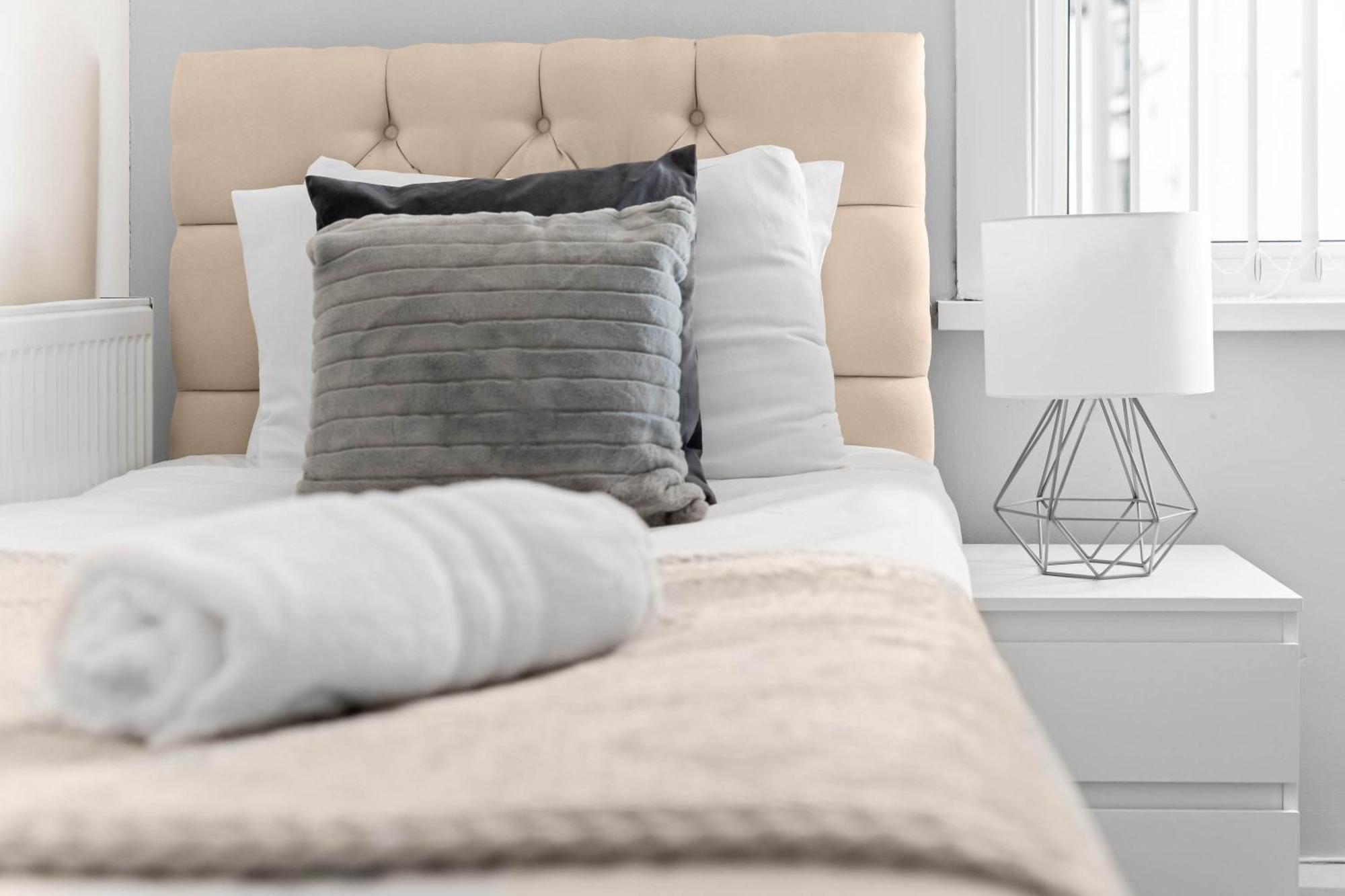 ווסט ברומוויץ' Two Bedroom Apartment - Single Beds - Accommodates 3 - Street Parking - Top Rated -Wbb מראה חיצוני תמונה
