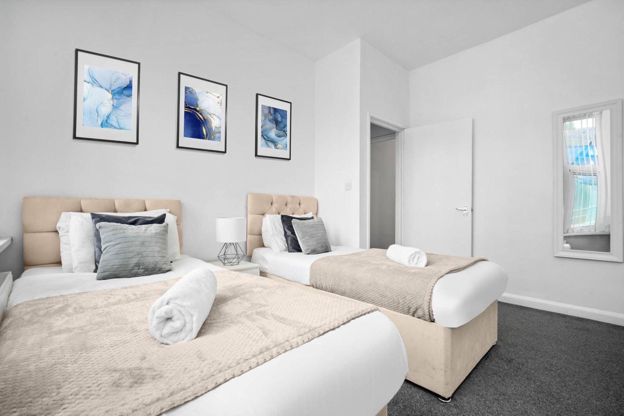 ווסט ברומוויץ' Two Bedroom Apartment - Single Beds - Accommodates 3 - Street Parking - Top Rated -Wbb מראה חיצוני תמונה