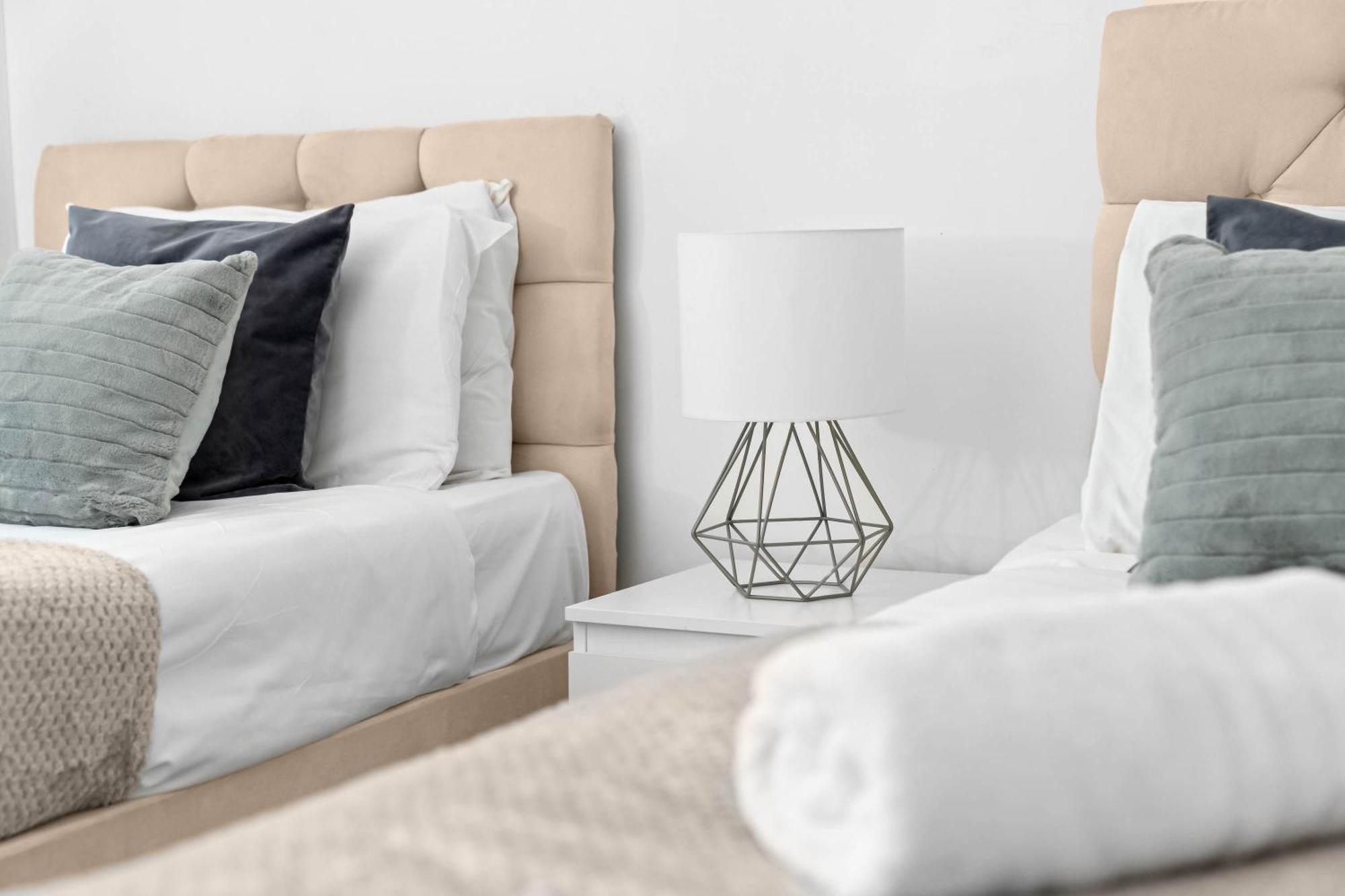 ווסט ברומוויץ' Two Bedroom Apartment - Single Beds - Accommodates 3 - Street Parking - Top Rated -Wbb מראה חיצוני תמונה